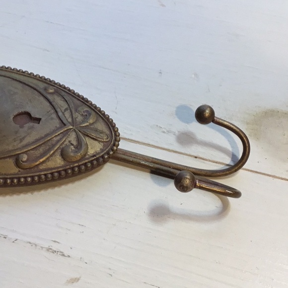 Vintage Style Doorknob Coat Hanger - Picture 11 of 15